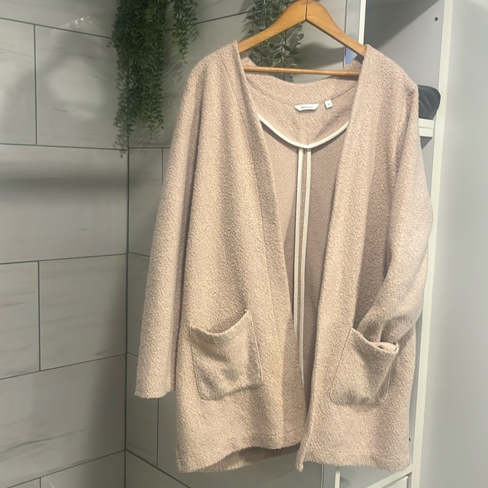 Reitmans pink textured sweater